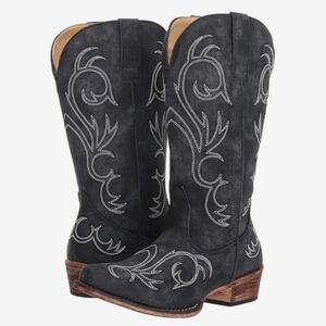 NWOT Roper Black Boot